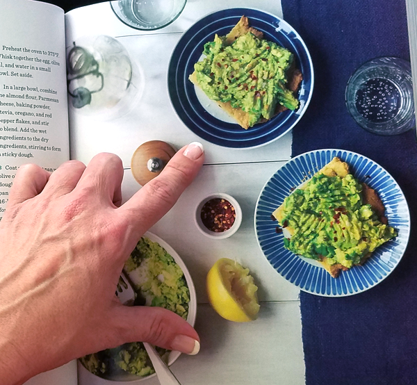 Atkins Recipes and Low Carb Lifestyle Guidebook